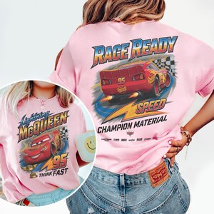 Pu&ograve; includere: Un set di tre tazze in ceramica con finitura opaca e macchiettata. Le tazze sono nei toni del crema, grigio chiaro e grigio scuro. Ogni tazza ha un design semplice e minimalista e un manico arrotondato. Adatte per caff&egrave;, t&egrave; o altre bevande.