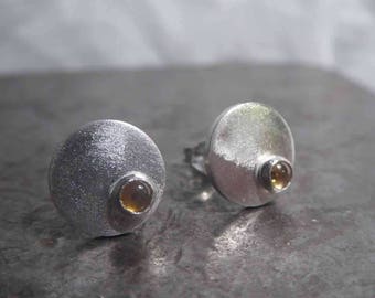 Puces d'oreilles rondes argent massif 925 et cabochons en citrine