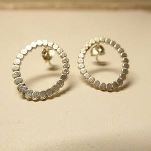 clous d'oreilles ovales en argent massif 925 image 2