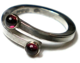 Red Garnet Wraparound Sterling silver ring with 2 cabochon gemstones, open ring in silver 925, passion red love hug ring, valentine gift