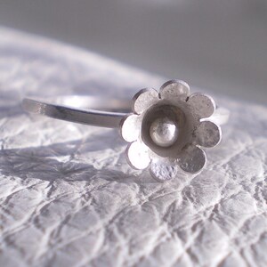 Flower stacking rings set of 3 sterling silver, minimalist rings and flower ring in recycled silver, custom made to order to your size image 2