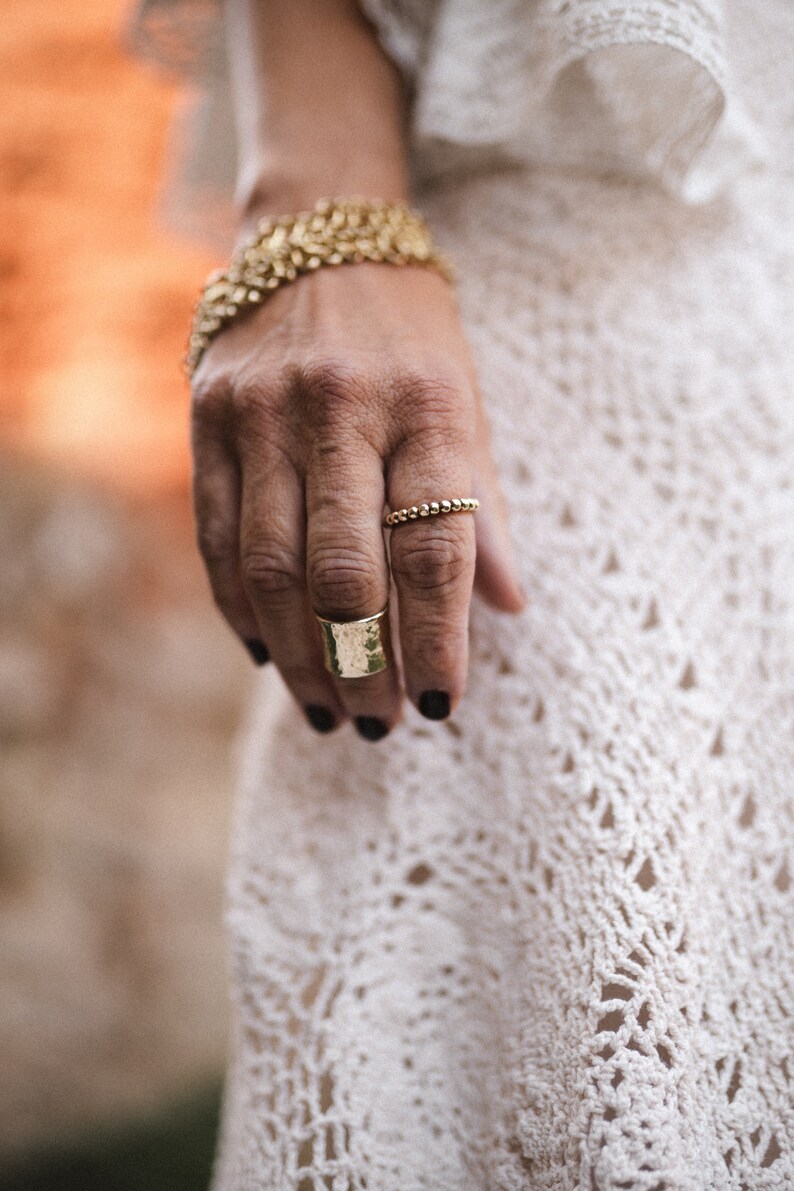 18k gold wedding band with bubbles beaded balls, 18ct gold bubbles ring, unusual wedding rings, handcrafted stacking ring in recycled gold image 4