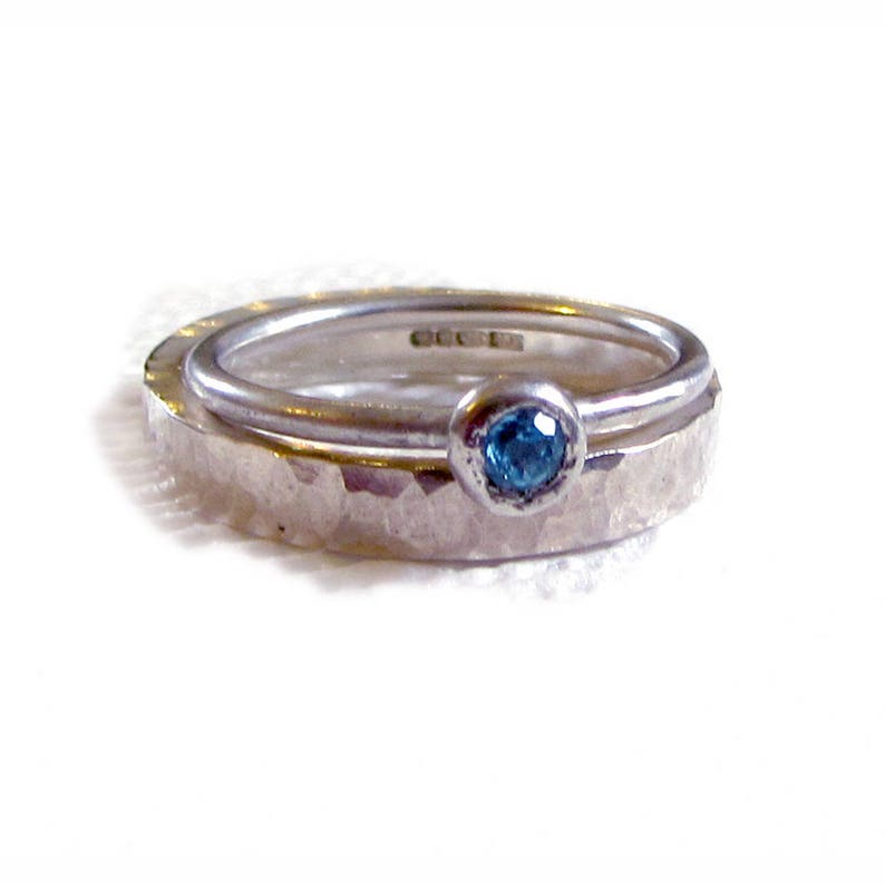 Bague solitaire topaze bleue en argent massif bague topaze a empiler bague moderne femme bague de fiancailles moderne, bague topaze image 4