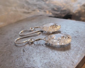 Crackled quartz teardrop earrings in 925 silver, clear gemstones with inclusions drop earrings in sterling silver, frosty winter