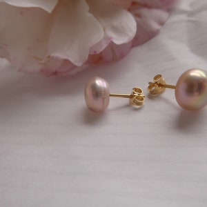 Pink Freshwater Pearls stud earrings in 18ct yellow gold, classic blush pink earrings solid gold, bridal jewelry, gift for her image 4
