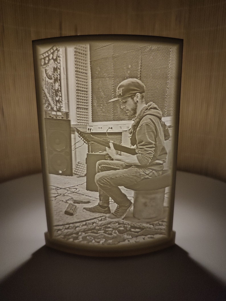 Personalisiertes Lichtbild, Lithophane mit LED Beleuchtung, einzigartiges Geschenk Bild 1