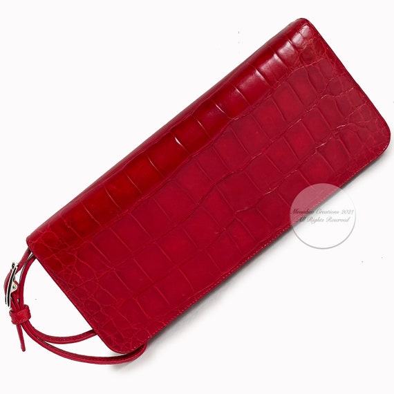 The Art of Crafting Crocodile Leather Handbags and Accessories - Arts &  Collections