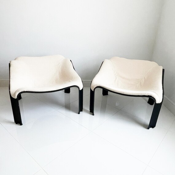 Pierre Paulin for Artifort Lounge Chairs: MCM Vintage Set of 2