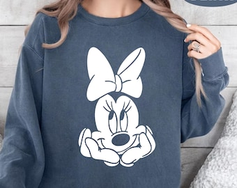Retro Minnie Mouse Sweatshirt, Vintage Minnie Sweater, Disney Vacation Crewneck, Disneyland Minnie Sweatshirt, Magic Kingdom Sweatshirt