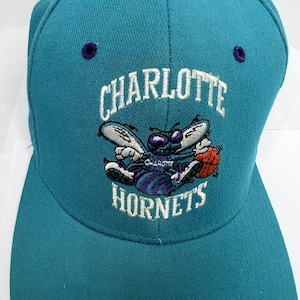 Vintage Charlotte Hornets Fitted Cap: NBA Starter Hat (Size 2 7-7.75)