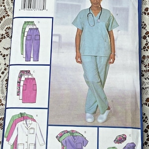 Peut inclure: Un patron de couture pour uniformes professionnels, avec une femme en ensemble de blouse et pantalon bleu clair avec un stéthoscope. Le patron comprend des illustrations de hauts, pantalons et blouses de laboratoire de différentes couleurs. Taille 16W-18W-20W.