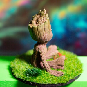 Baby Groot assis Diorama Marvel Gardien de la galaxie image 4