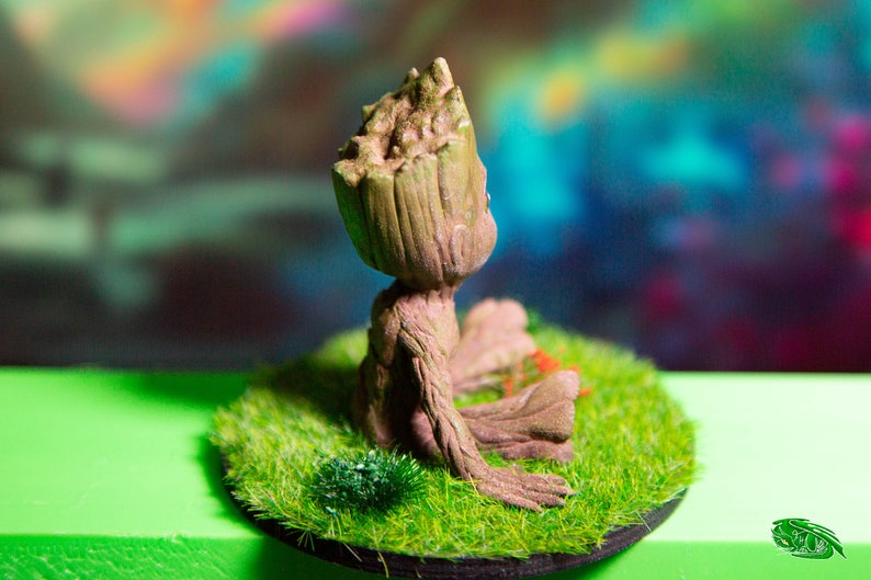 Baby Groot assis Diorama Marvel Gardien de la galaxie image 4