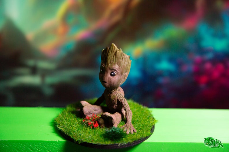Baby Groot assis Diorama Marvel Gardien de la galaxie image 2