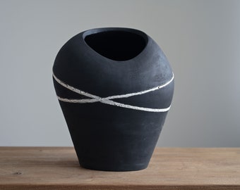 ブラックテクスチャー花瓶 - Etsy 日本