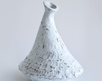 Jarrón de cerámica blanca texturizada / Decoración bohemia Wabi Sabi