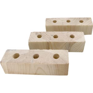 Puede incluir: Tres bloques de madera sin terminar, cada uno con tres agujeros en la parte superior. Los bloques son rectangulares y muestran vetas de madera natural. Están dispuestos en un orden escalonado ascendente. Cada bloque mide unos 15 cm de largo.