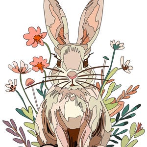 Może przedstawiać: Brązowy królik z różowymi uszami siedzi na polu różowych i białych kwiatów. Królik ma biały nos i wąsy.