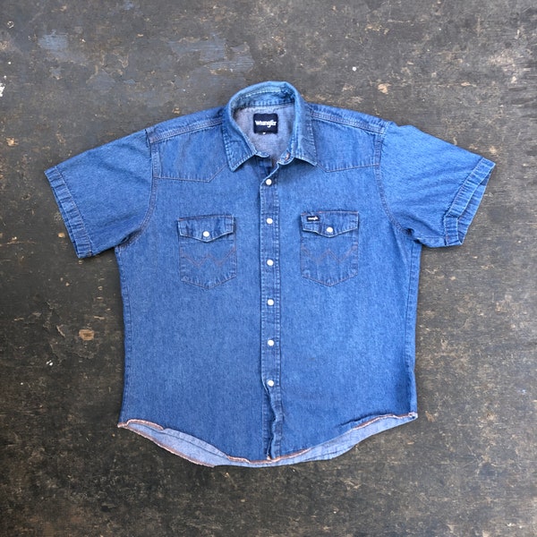 Vintage 90s Wrangler Short Sleeve Denim Button Up Shirt