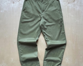 Calça chino verde vintage Tommy Hilfiger Y2K / Tamanho masculino 34x30 / Logotipo bordado / Corte reto e relaxado / Moda masculina dos anos 2000