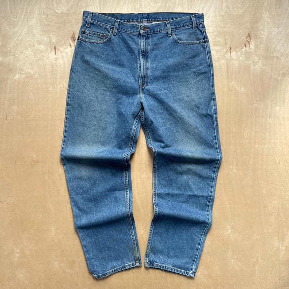 Vintage 90s Levi’s 540 Relaxed Fit Medium Wash Blue Jeans / Size Men's 40x31