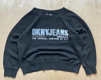 Vintage DKNY Y2K Jeans Sweatshirt / Schwarzes grafisches Sweatshirt / NYC Strichcode / Raglan Pullover / Frauen-Größe M / Made in Korea