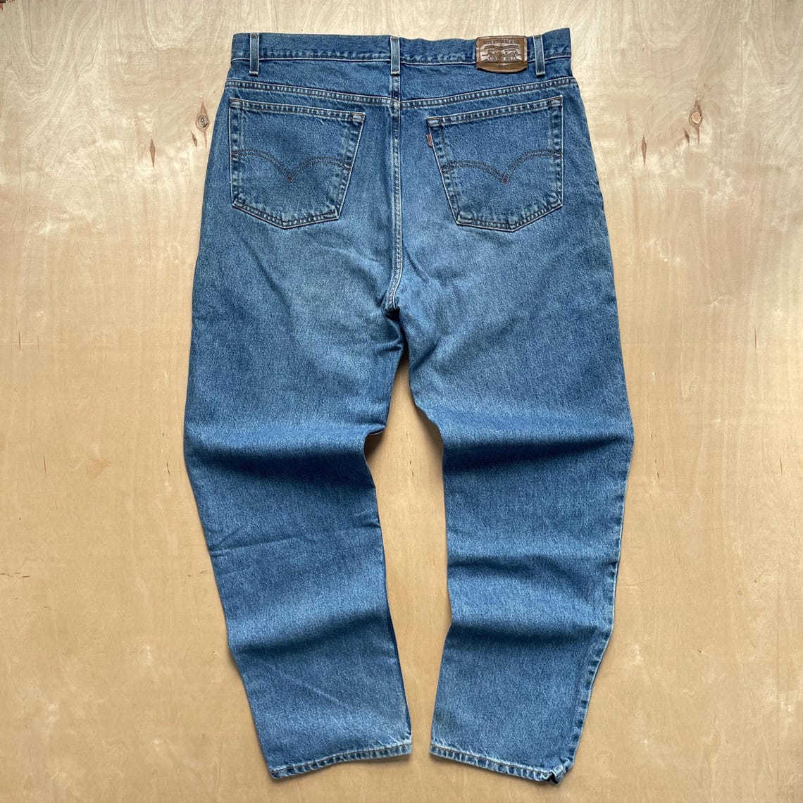 Vintage 90s Levi’s 540 Relaxed Fit Medium Wash Blue Jeans / Size Men's 40x31, foto 2 di 5