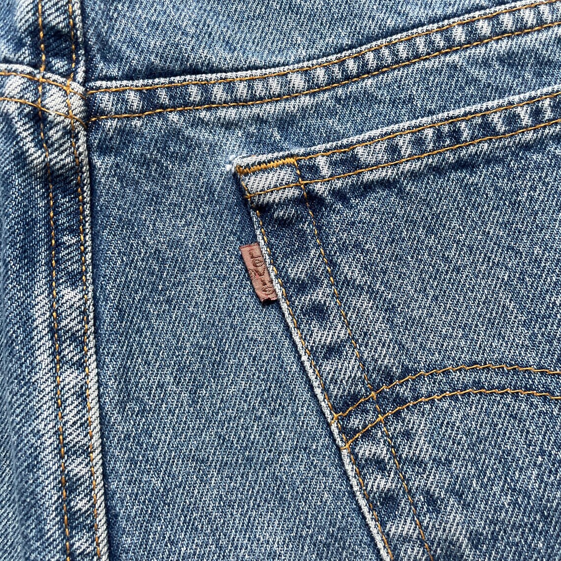 Vintage 90s Levi’s 540 Relaxed Fit Medium Wash Blue Jeans / Size Men's 40x31, foto 4 di 5