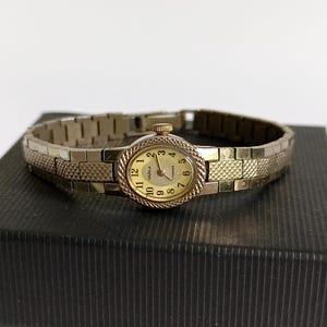 Vintage retro watch Chaika, 17 Jewels, Mechanical ladies watch, Gold watch, Wind up watch, Montre femme