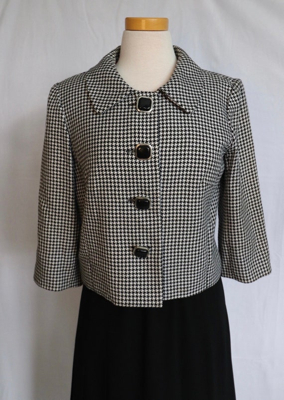 Vintage Women’s Houndstooth Jacket with Retro Butt