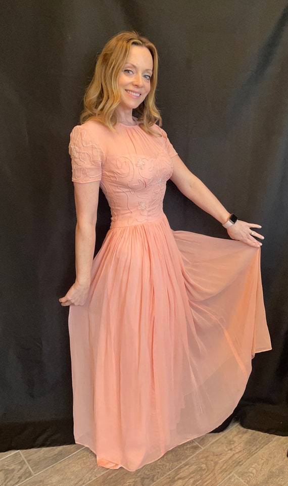 Beautiful Vintage 1940's Peachy Pink Gown