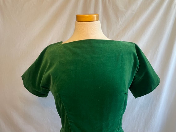 Vintage 1960s Green Velvet Pencil Dress - image 6