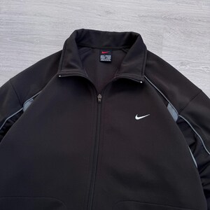 Chaqueta deportiva Nike negra vintage, cortavientos, suéter con cremallera, mini logotipo Swoosh de los años 2000, Y2K imagen 4