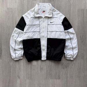 Vintage Nike jaren 90 nylon trainingsjack windjack wit/zwart gestreept retrostijl mini swoosh-logo heren groot