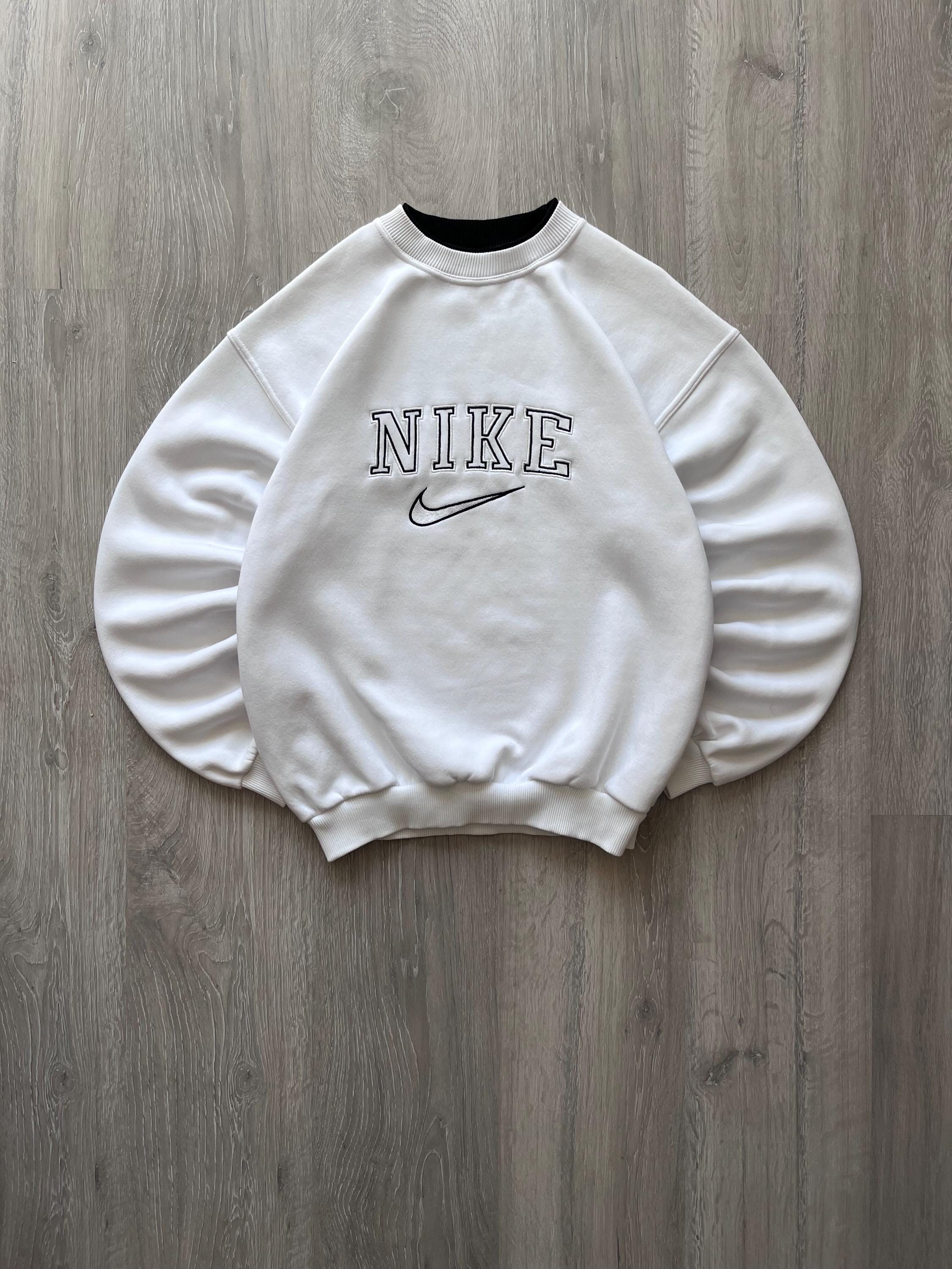 nike mini swoosh boxy sweatshirt