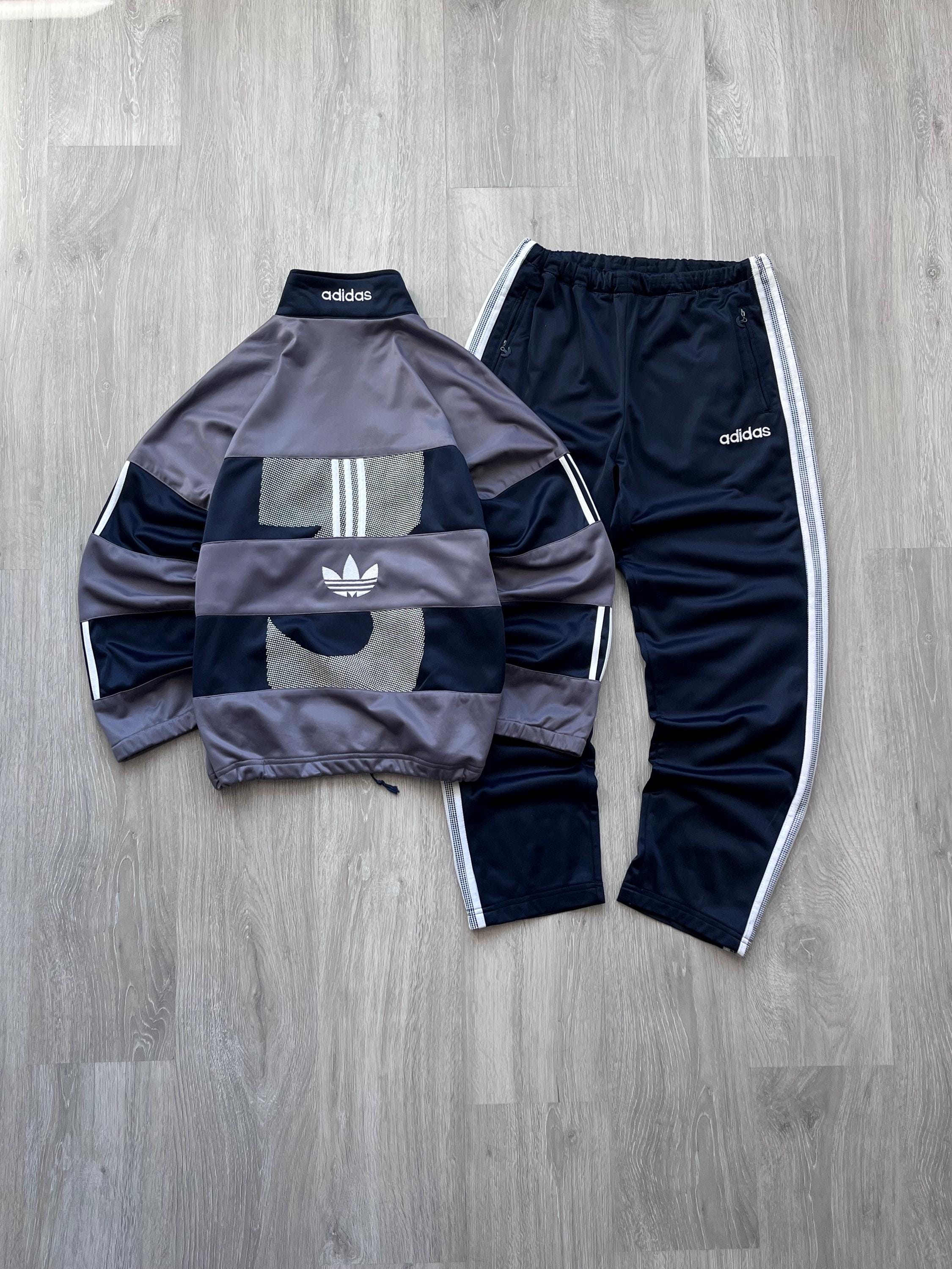 Grey adidas pants México