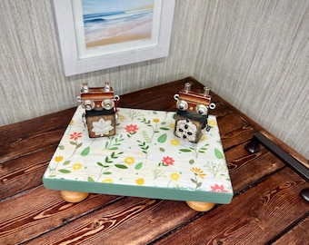 Suporte de mesa floral em madeira - Suporte de mesa - Pedestal de madeira - Suporte de mesa rústico em madeira - Suporte de mesa estilo fazenda - Bandeja de madeira - Bandeja rústica de madeira - Bandeja - Suporte - Decoração floral