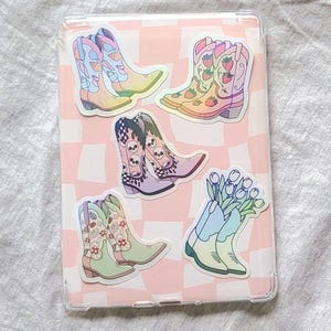 Pacchetto di 5 adesivi Cowboy Boots, adesivi per libri Cowboy Romance, regalo per amanti dei libri, lettore di adesivi Kindle Bookish Merch, e-reader per amanti della lettura