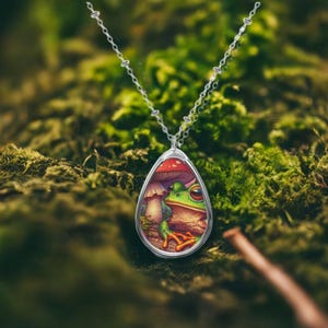 Colar Oval Cogumelo Sapo Cottagecore