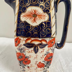 Jarra/jarra alta vintage estilo Imari con flores azules y rojas