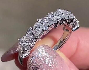 Marquise mit Rundschliff-Diamant-Verlobungsring für Verlobte, Art-Deco-halbe Ewigkeit Designer Ehering, Valentinstag Ring Geschenk