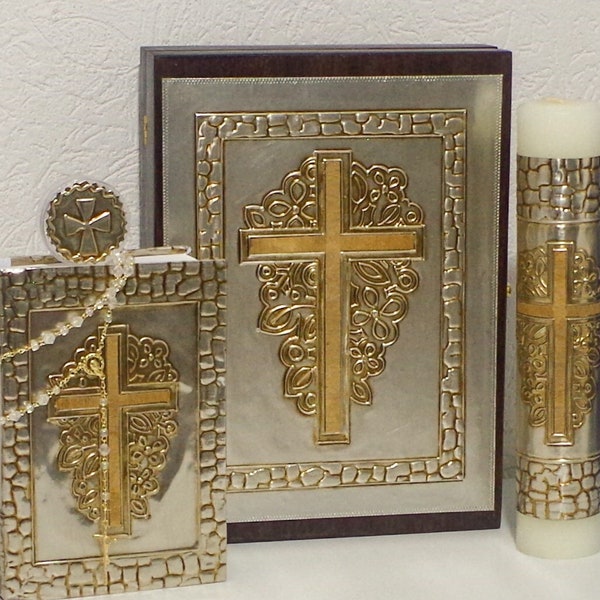 First Communion Kit, Bible, Candle, Rosary and wooden case. Santa Cruz Model