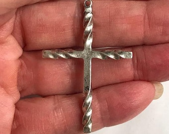 Tinnen Robuust gedraaid kruis Religieuze hanger Veranderde kunstbenodigdheden Sieraden Oude Wereld Kruis Antiek zilver 1 st (S07)