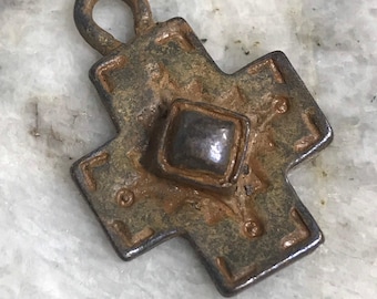 Pewter cross religious pendant southwest western altered art supplies rustic  jewelry religious cross antique rusty brown 1 pc (rb3)