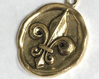 Pingente de flor-de-lis em estanho, reprodução vintage, suprimentos para joias religiosas, cruz de santos de Nola, ouro antigo, 1 peça