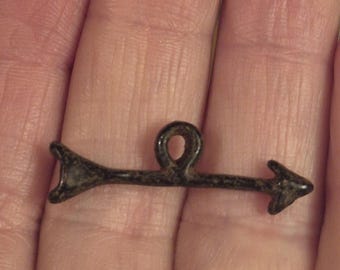 Arrow pendant, rustic charm,  jewelry findings, earring supplies, antique rusty brown (RB7)