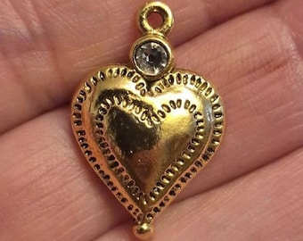 Tinnen rustieke harthanger met kristallen bewerkte kunstcomponenten levert sieraden liefde antiek goud 1 st (T22)
