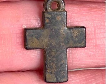 Liten tennkorsberlock Litet hänge Religiöst altered art material Smyckeskomponenter armbandsberlock Antik rostbrun 2 st (RB8)