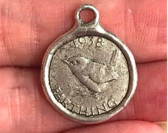 English Farthing Coin Bird REPRODUCTION PEWTER Pendant Artisan Original Jewelry components Necklace Findings Charm Silver 1pc (S06)