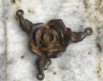 Rozenkrans middelpunt 3-weg verbindingsstuk roos kunstbenodigdheden sieraden componenten schakel antiek roestbruin 1 st (rb8)